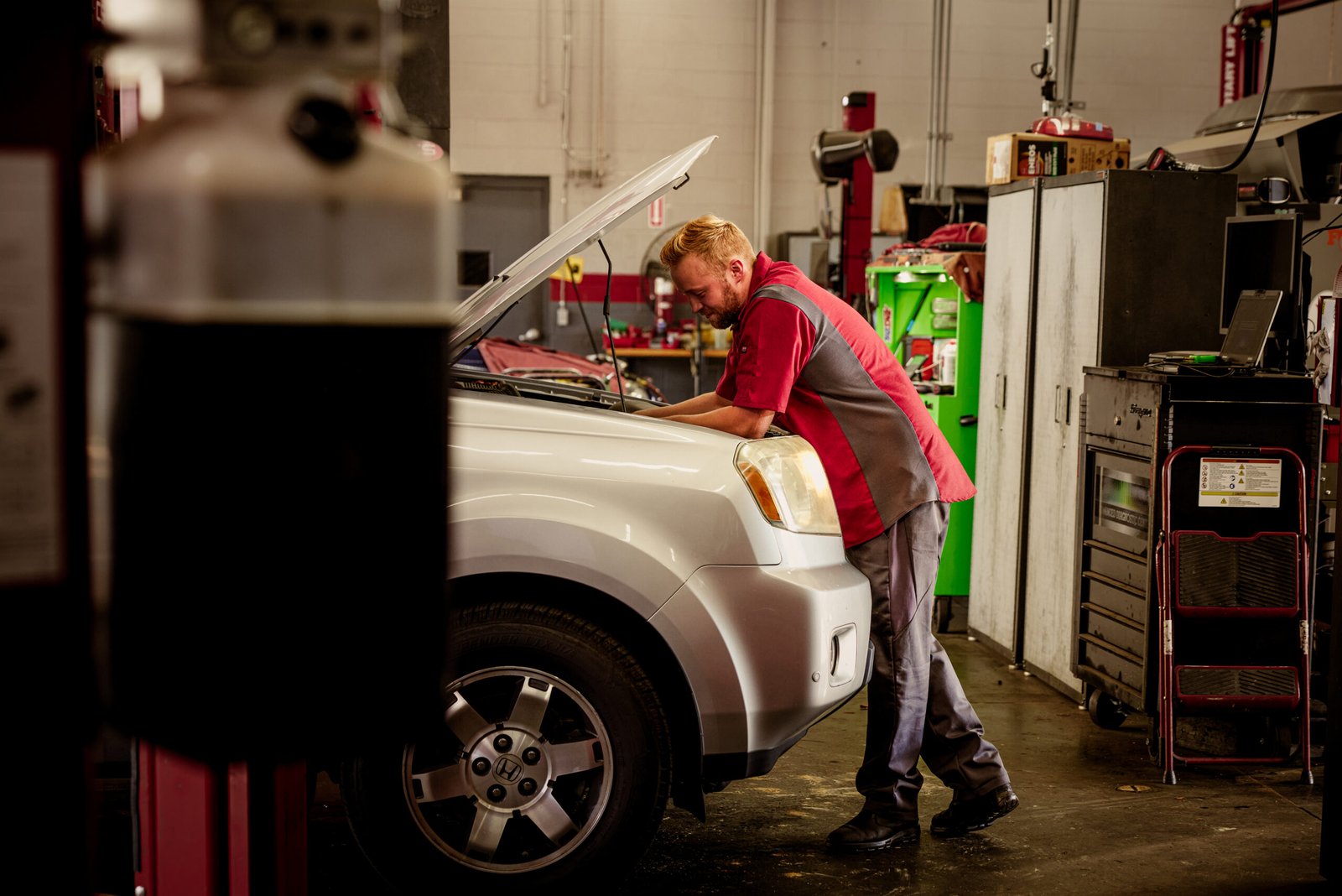 Men's Short Sleeve Performance Plus Shop Shirt With Oilblok Technology - Image 7