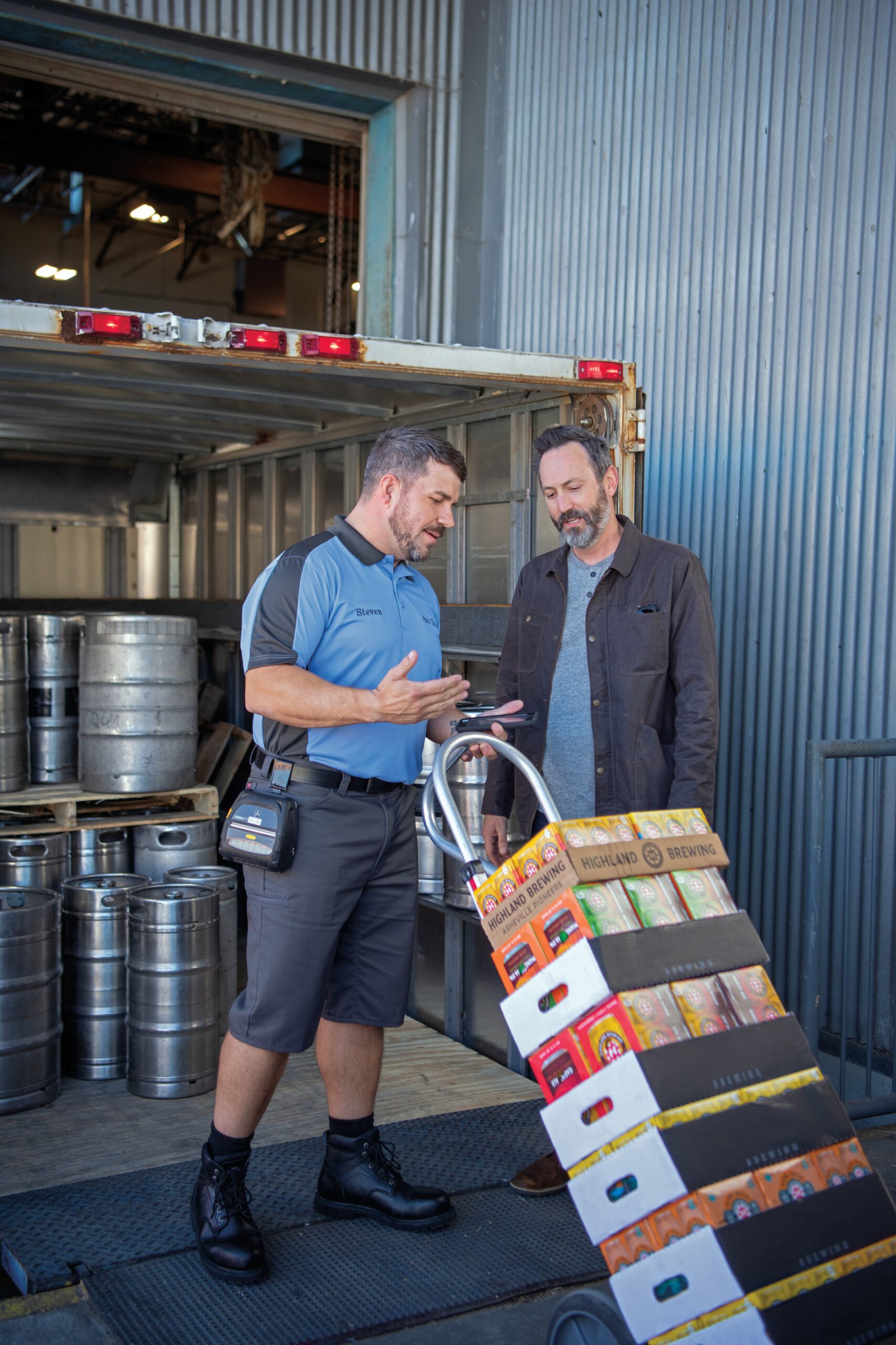 Men's Lightweight Crew Shorts - Image 5