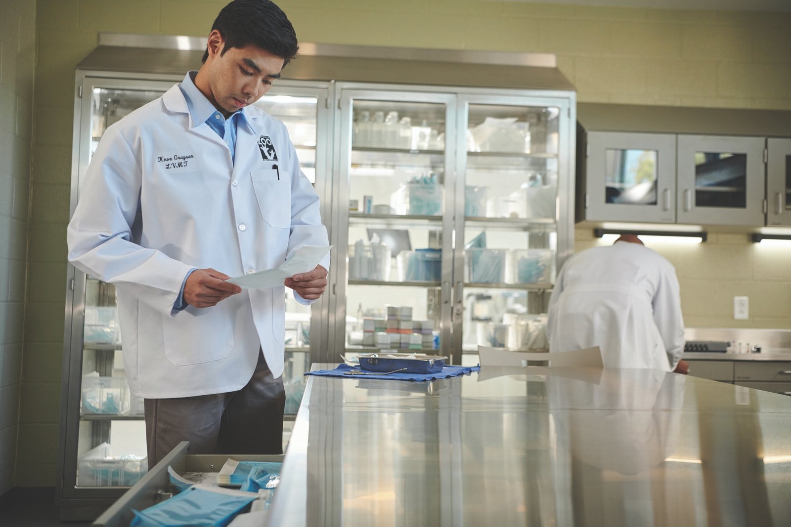 Men's Long Sleeve Counter Coat - Image 5